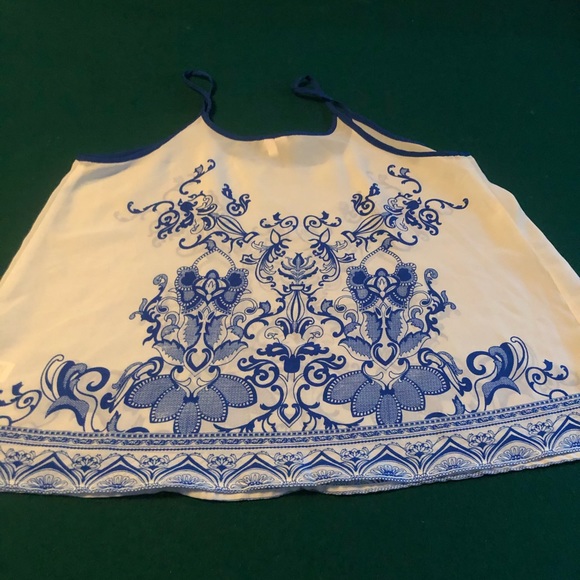 Tops - Picture 3 of 3